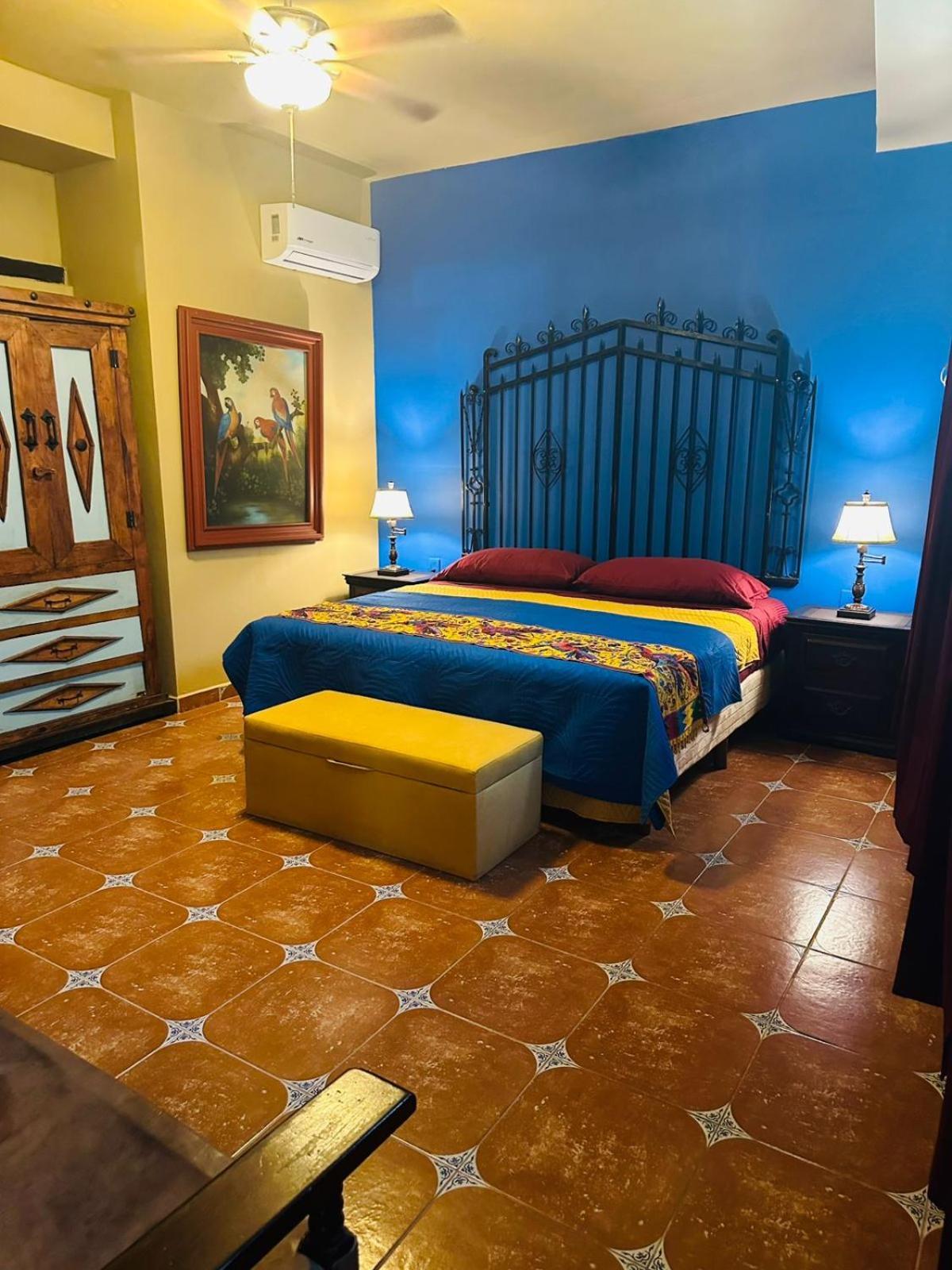 Casa De Leyendas (Adults Only) Масатлан Екстериор снимка